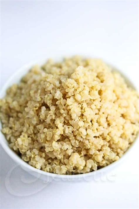 How To Cook Quinoa + Health Benefits {Video} - Jeanette's ...