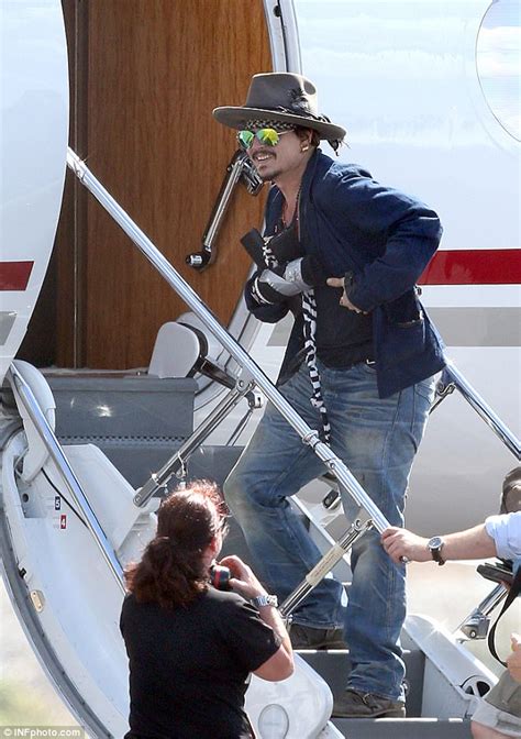 Johnny Depp Offered To Sell Posessions In Financial Woes Daily Mail