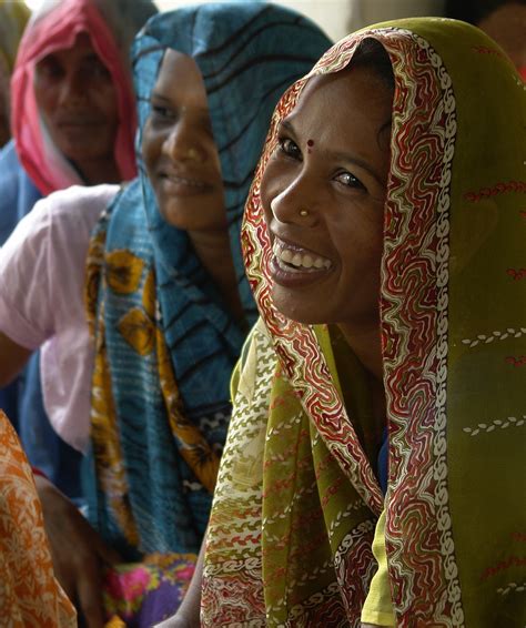 Filewomen In Tribal Village Umaria District India Wikipedia