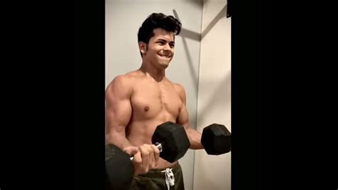 Siddharth Nigam Workout Videoashi Singh Youtube