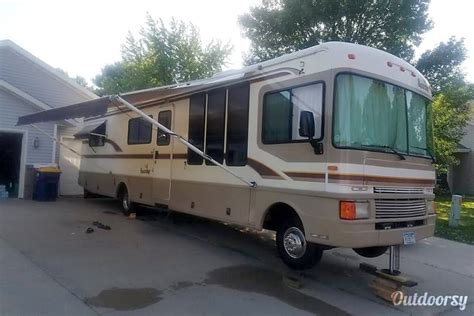 1998 Fleetwood Bounder Motor Home Class A Rental In Lonsdale Mn