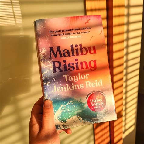 Malibu Rising By Taylor Jenkins Reid