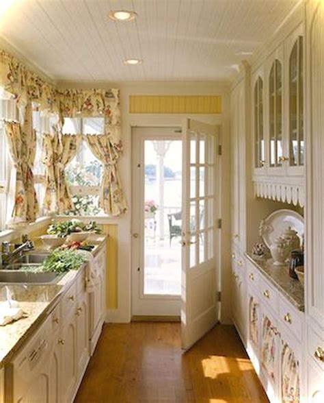 Nice 44 Small Kitchen French Country Style Ideas