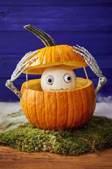 Peekaboo Pumpkin Carving Ideawomansday Pumpkin Carving Halloween
