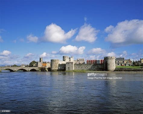 King Johns Castle On The River Shannon In Limerick Ireland High Res