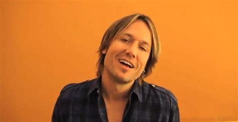 Keith Urban Thanks His Fans Before Vocal Surgery Video