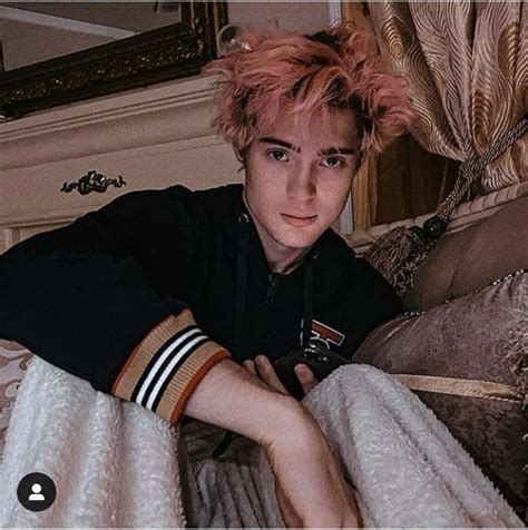 Some notable instances of this being when she interacts with the older squad members and newer members such as levi and luca. ZacharyZaxor in 2020 | Cute youtubers, Boyfriend, Cute ...