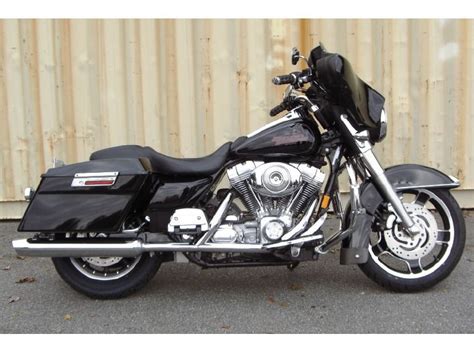 Standard and optional wheels may vary by country and region. 2005 Harley-Davidson FLHTI Electra Glide Standard Photos ...
