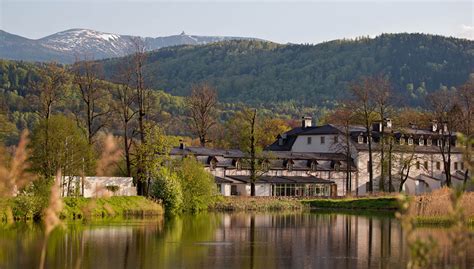 Since the 2015 styria municipal structural reform, it is part of the municipality wies. Fünf-Sterne-Hotel Schloss Wernersdorf bekommt neues Seehaus