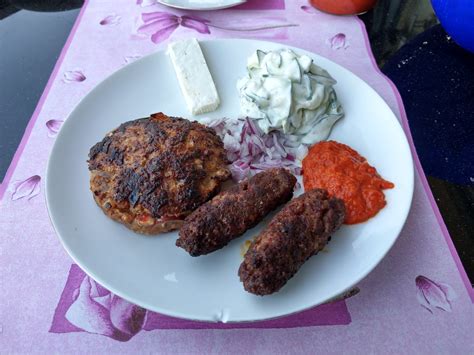 11 pljeskavica rezept mit schafskäse