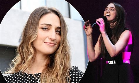 Sara Bareilles Suffers Onstage Injury Proving She S A Real Chip Off