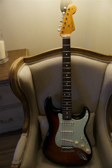 Photo Fender American Vintage 62 Stratocaster Fender American