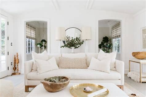 From the many beach towns along the entire coast, to the dry desert, to historical towns influences by the spanish, california has a wide range of climates, architectural styles, and cultural influences. Cozy California Farmhouse Style {Interior Design ...