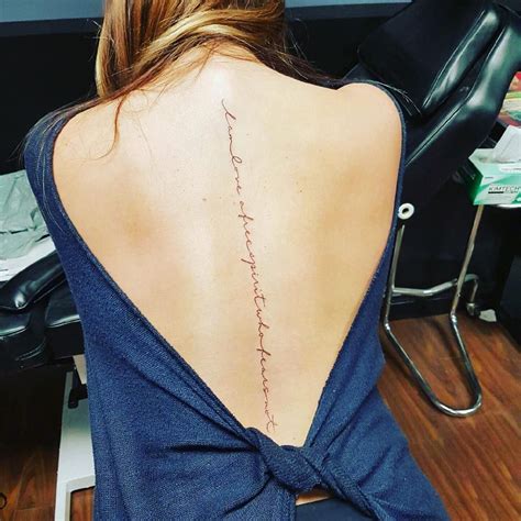 70 Spine Tattoo Ideas For Women From Instagram Tatuagem No Meio Das