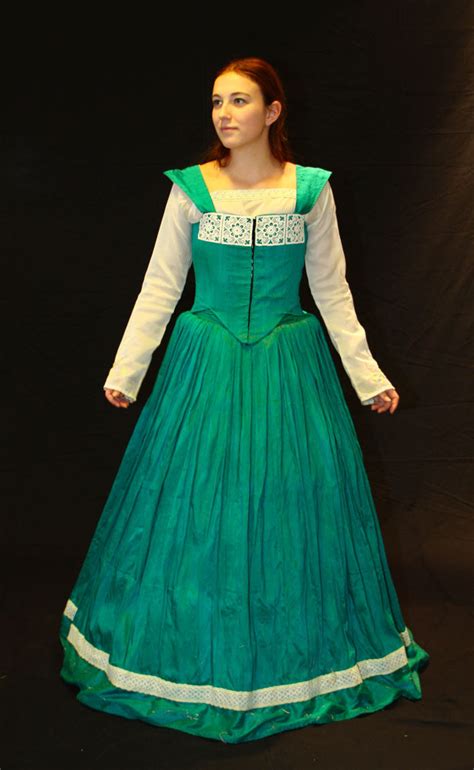 Renaissance Dress Green By Celefindel On Deviantart