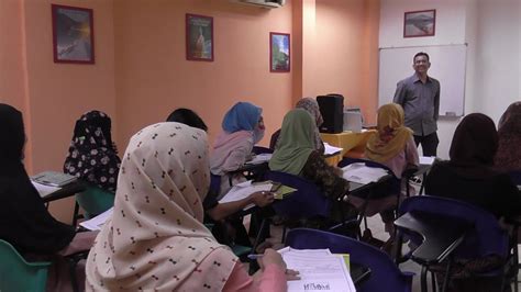 Dalam kehidupan seharian kita, banyak perkara yang menjadi faktor penarik agar manusia lalai melaksanakan tanggungjawab agama dan tertarik dengan keindahan dunia. Sijil Profesional Pendidikan Awal Kanak-kanak - Starain ...