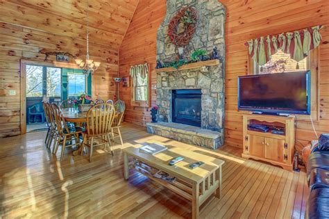 Enchanting hot tub cabin near fischer, texas. Pretty cabin w/ private hot tub, shared seasonal pool, game room. Near natl park UPDATED 2019 ...