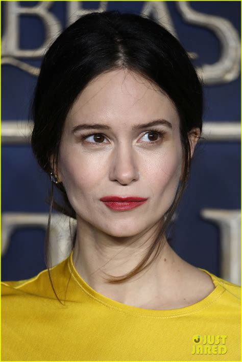 Full Sized Photo Of Katherine Waterston Reveals Shes Expecting First