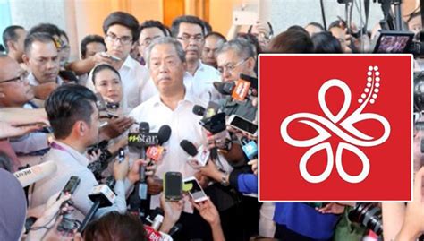 Muhyiddin yassin kembali pimpin partai pribumi bersatu, 9 bekas anak buah anwar ibrahim merapat. Muhyiddin daftar Parti Pribumi Bersatu Malaysia | Free ...
