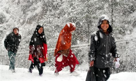 In Pictures People Rejoice As Snow Blankets Shangla Valley Murree