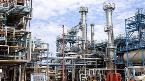 Nigeria Opens Africas Biggest Oil Refinery As It Tries To Boost Struggling Sector • Waka About