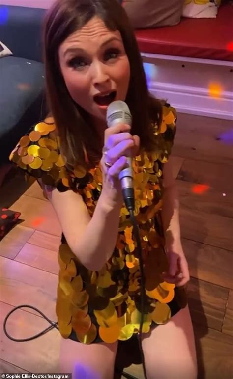 Sophie Ellis Bextor Screeches During Latest Kitchen Disco As 22 Month