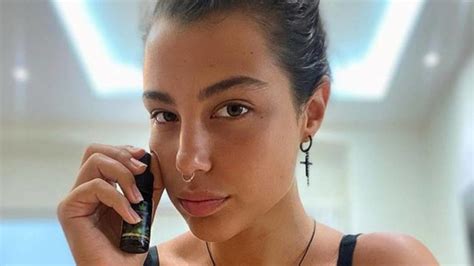 Tóth andi az utóbbi hónapokban hatalmas népszerűségre tett szert, hiszen gyönyörű, tehetséges és van egy különleges stílusa, ami mellett nehezen lehet elmenni szó nélkül. Tóth Andi | nlc