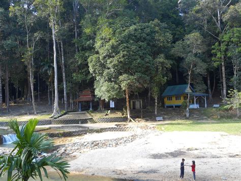 Air terjun sri gethuk ini mulai dikenal sekitar tahun 2010an. Damai Di Air Terjun Sungai Pandan