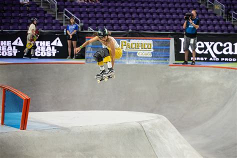 monster energy s lizzie armanto takes bronze in women s skateboard park at x games minneapolis 2019