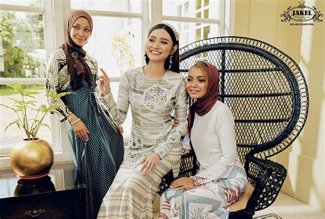 Tips pilih warna tudung dan baju raya 2020 padanan 10 warna popular! BERGAYA DI HARI RAYA DENGAN KOLEKSI BAJU RAYA 2019 JAKEL ...