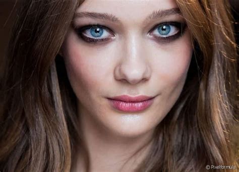 7 Dicas Incríveis De Maquiagem Para Olhos Azuis Cianorte Em Destaque
