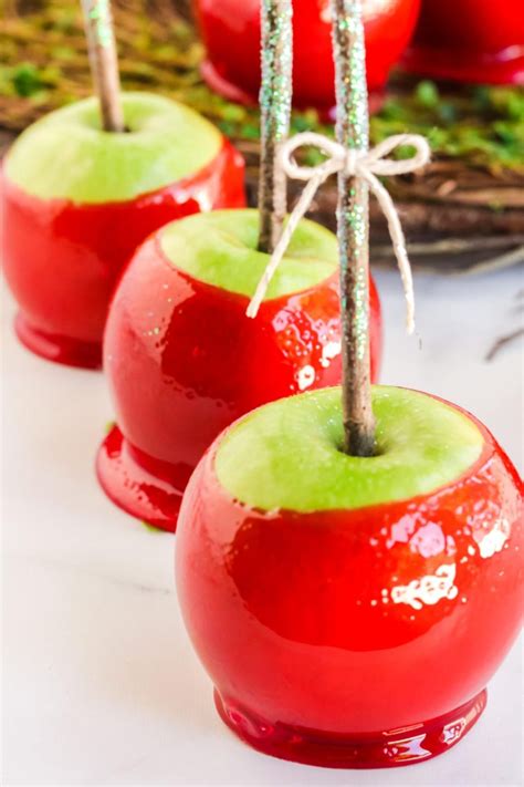 The Easiest Candy Apple Recipe - Confessions of Parenting