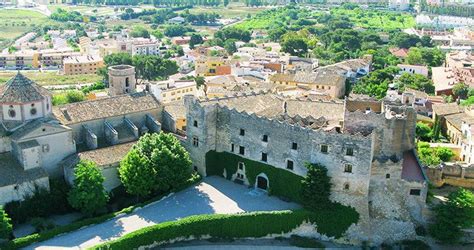 Away from the beaches, you can hire a car to go further afield and visit the huge harbour in mahon, historic ciutadella or the. Hotel Gran Claustre