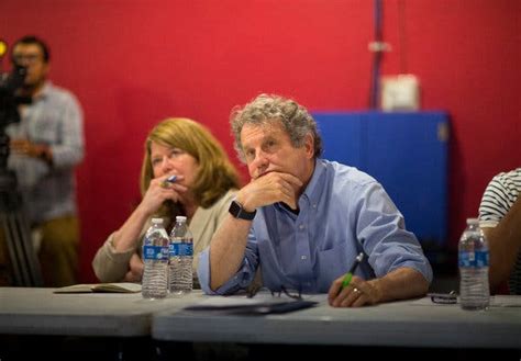Sherrod Brown Doesnt Think Joe Biden Will Be The Nominee The New