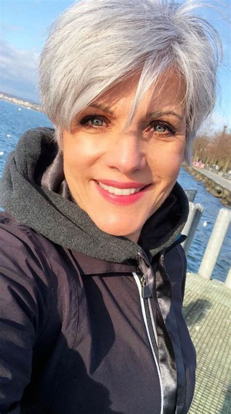 The best looking short haircuts and medium length hairstyles can be seen in this popular site. 27 Best Short Haircuts for Women Over 50