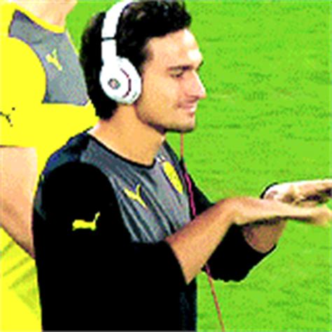 In seinem ersten wichtigen spiel nach der rückkehr unterlief mats hummels gegen frankreich (0:1) direkt der alles entscheidende fehler. Hummels | Tumblr