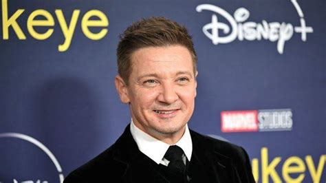 Jeremy Renner Actor De ‘avengers Sufre Grave Accidente Que Lo