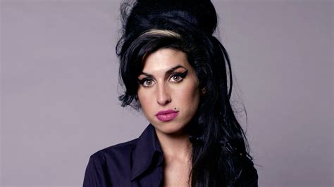 Discover More Than 81 Amy Winehouse Wallpaper Latest Vn