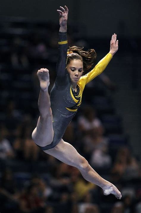 Mckayla Maroney Competes In The Visa Gymnastics Championships At