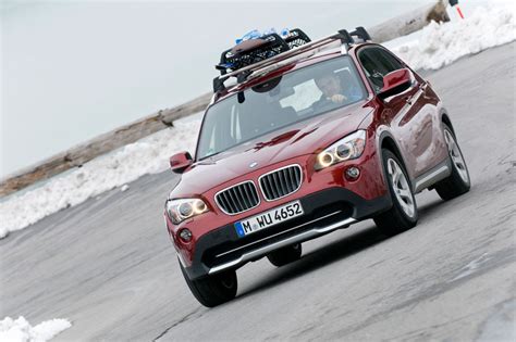 The engine used by the xdrive 20d (the current base model until the arrival of the x1 sdrive 18i), produces 130kw and 350nm of torque. Foto: BMW X1 xDrive28i (Modell E84, ab 2011) (vergrößert)