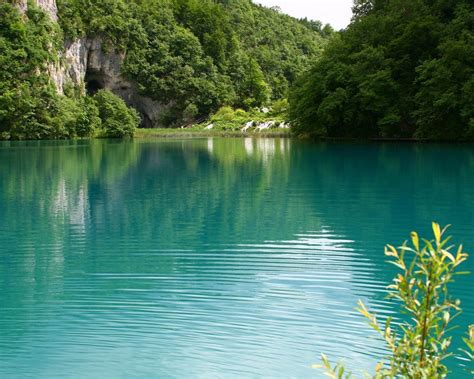 Turquoise Lake Lakeside Scenery Hd Wallpapers Preview