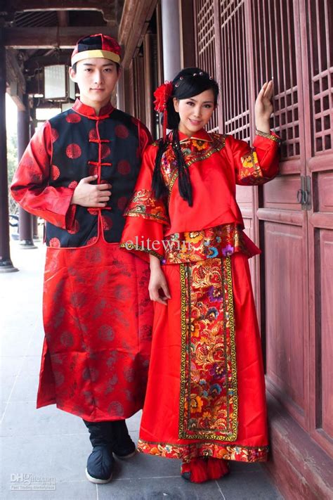 Chinese Traditional Bride And Groom Traditional Chinese Wedding