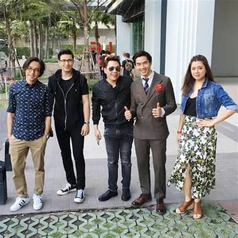 กรรชัย กำเนิดพลอย (18 กรกฎาคม 2512) ชื่อเล่น หนุ่ม เป็นนักแสดง, พิธีกร และผู้ประกาศข่าวชาวไทย หนุ่ม กรรชัย แฉฮา มดดำ สวดมนต์ตอนเครื่องบินตกหลุมอากาศ ยก ...