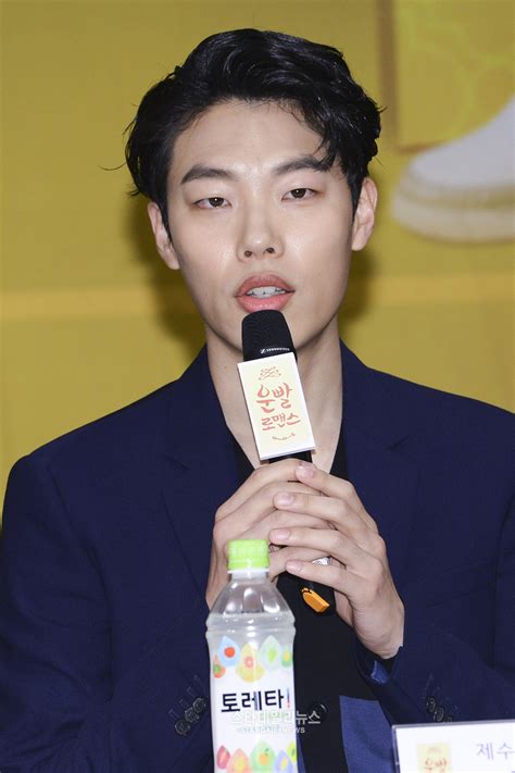 #reply 1988 #kdramaedit #ryu jun yeol #kim jung bong #kim jung hwan #these 2. Ryu Jun Yeol Talks About Overcoming "Reply 1988 ...