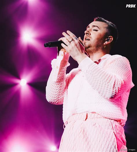 Открыть страницу «nao binario memes» на facebook. Sam Smith se assumiu como não-binário e sempre busca ...