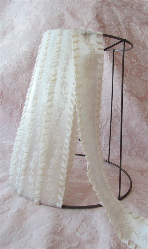 Angela Lace: How to cover a lampshade the easy way...