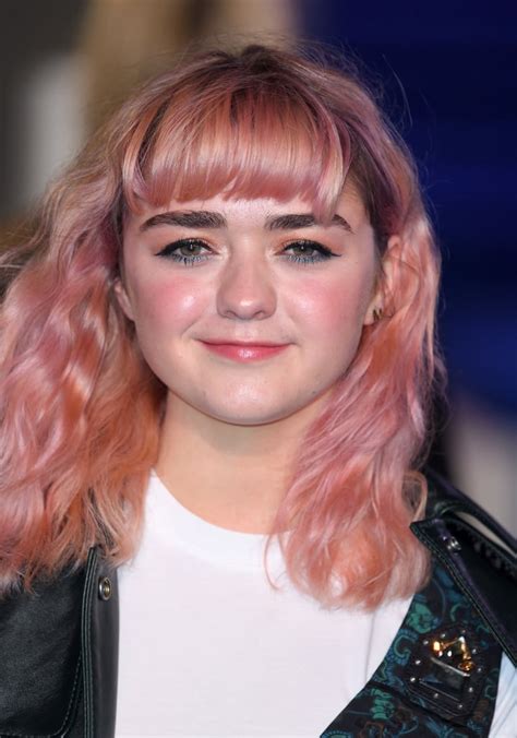 Maisie Williams With A Cropped Pink Fringe 45 Best Celebrity Fringes