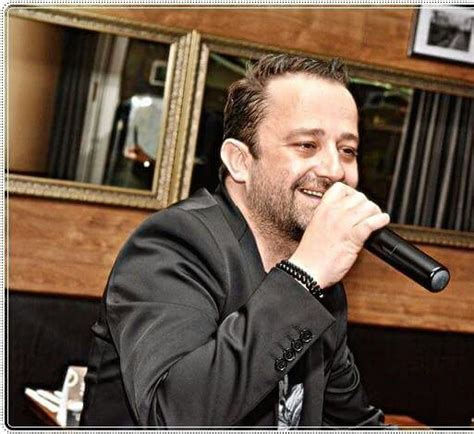 אני יוצאת עם יהודים, אז מה. הזוכה המיתולוגי של "אייל גולן קורא לך" מגיע למסעדת NIKOS ...