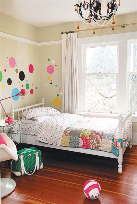 Mirrored bedroom furniture is always a practical solution. Kids bedroom ideas: Tips on how to decorate - Chatelaine