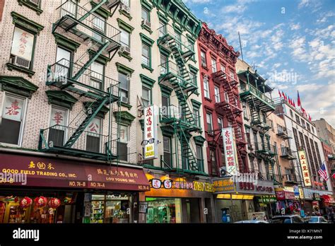 Mott Street In Chinatown Manhattan New York City Stock Photo Alamy